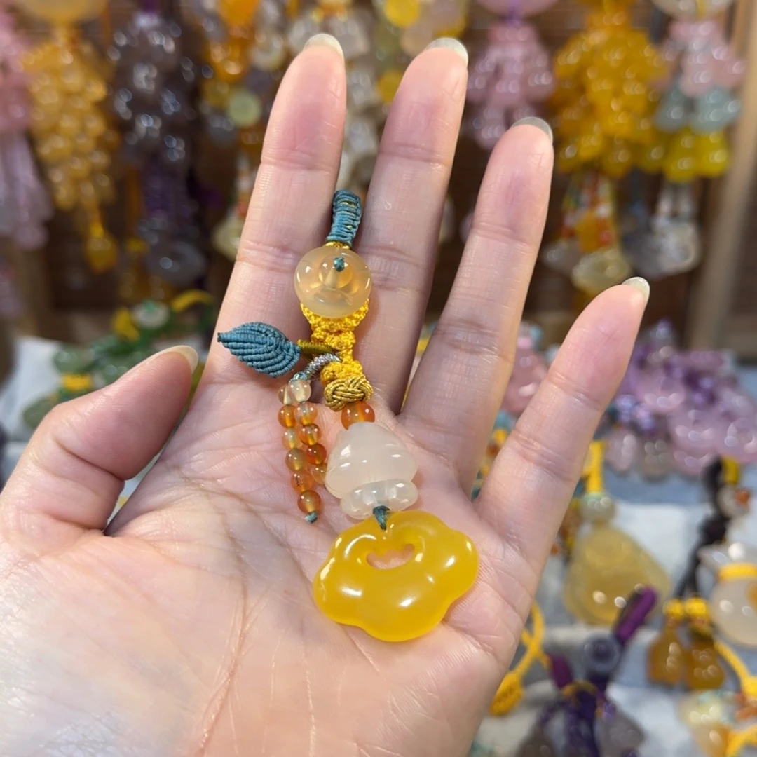 玛瑙/玉髓未镶嵌钥匙挂件