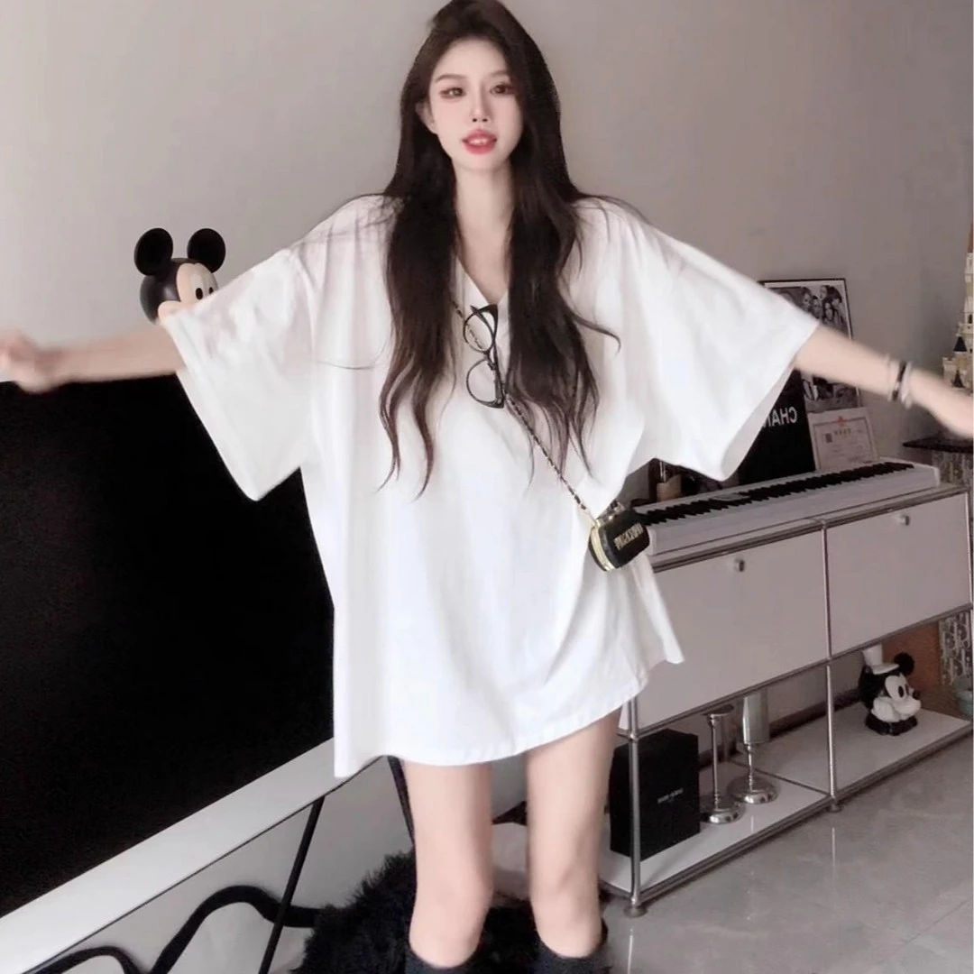 百搭慵懒风V领时尚白色半袖T恤女夏季宽松中长款遮臀显瘦上衣