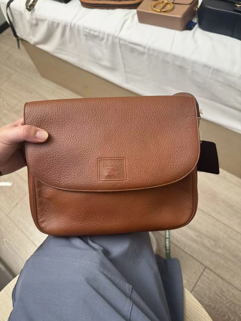 95新 BURBERRY/博柏利 K655经典斜挎时尚百搭包包