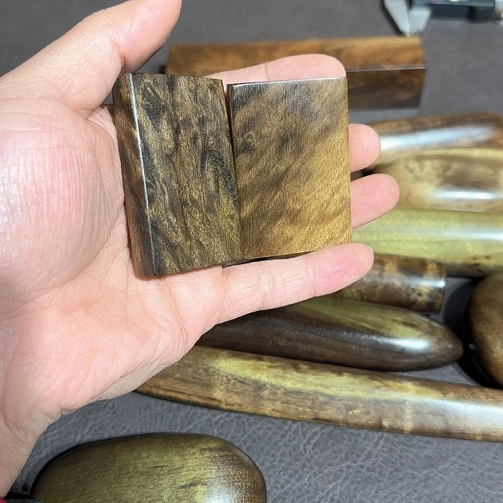 乱***雪阴沉木直播间一物一拍截图