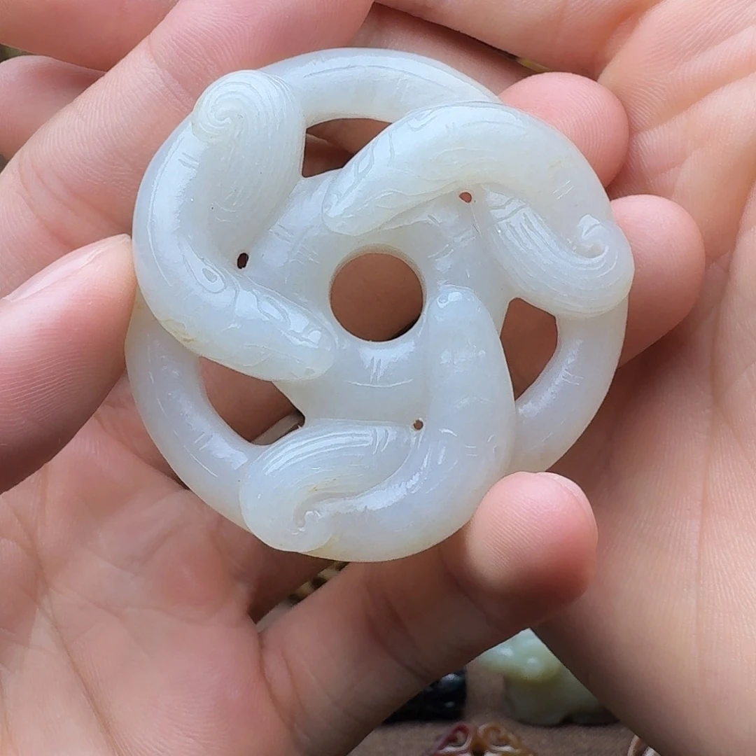 和田玉未镶嵌把件