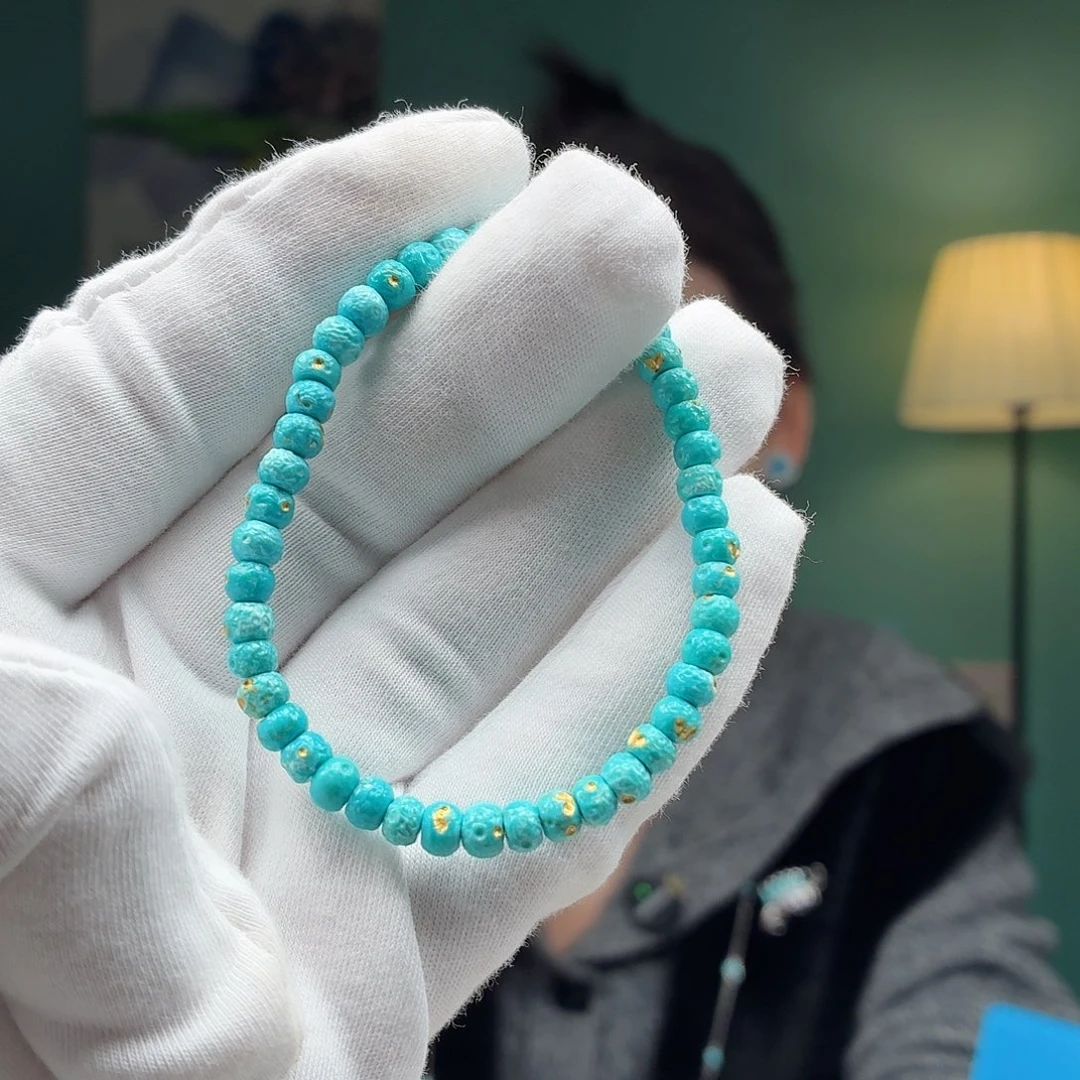 绿松石未镶嵌颈饰