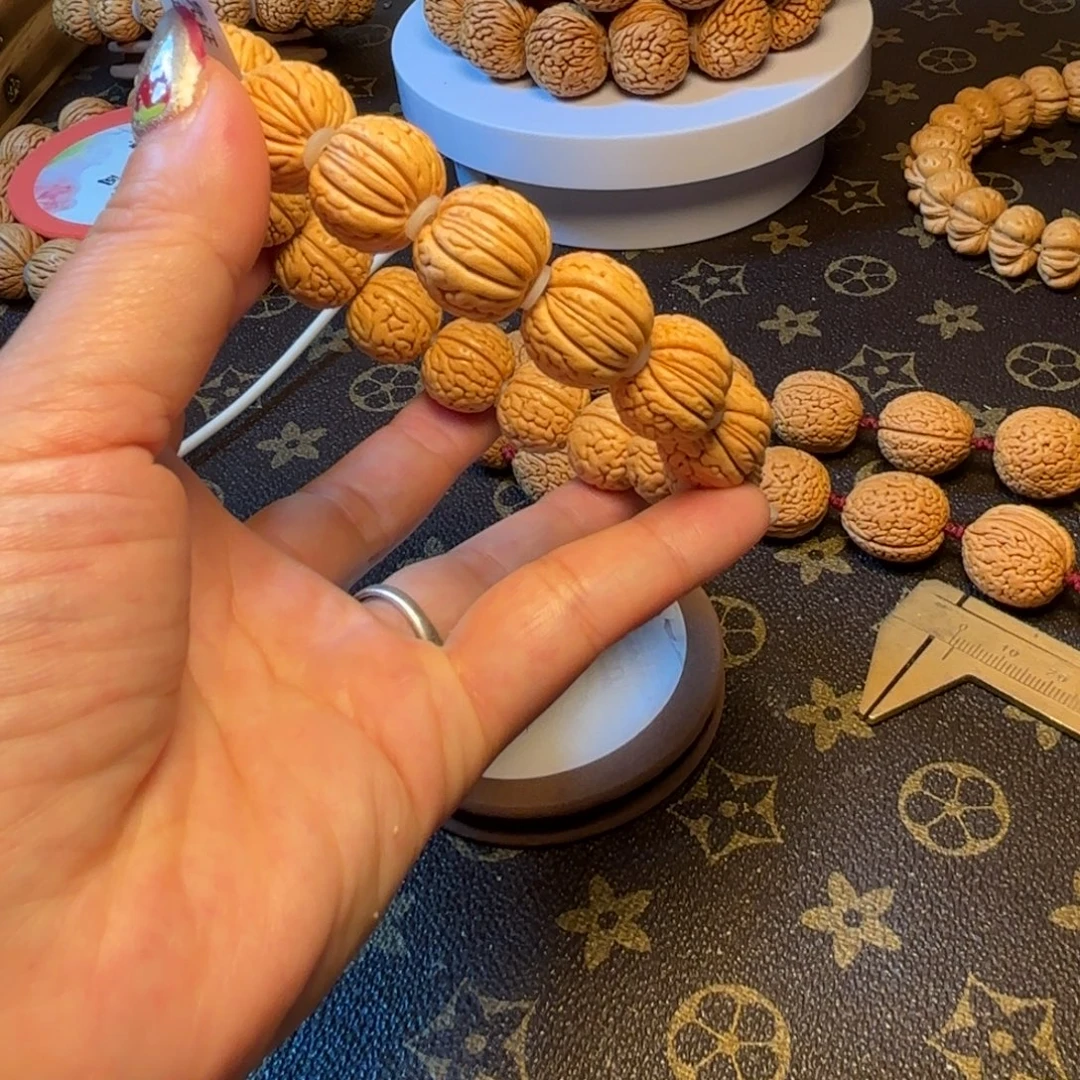 手串桃核铁扇公 主17