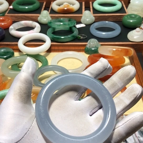 F***R石英质玉（黄龙玉）未镶嵌手镯