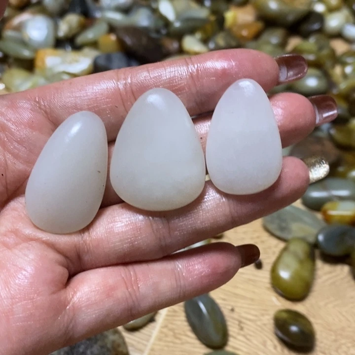 近***愚和田玉未镶嵌挂件