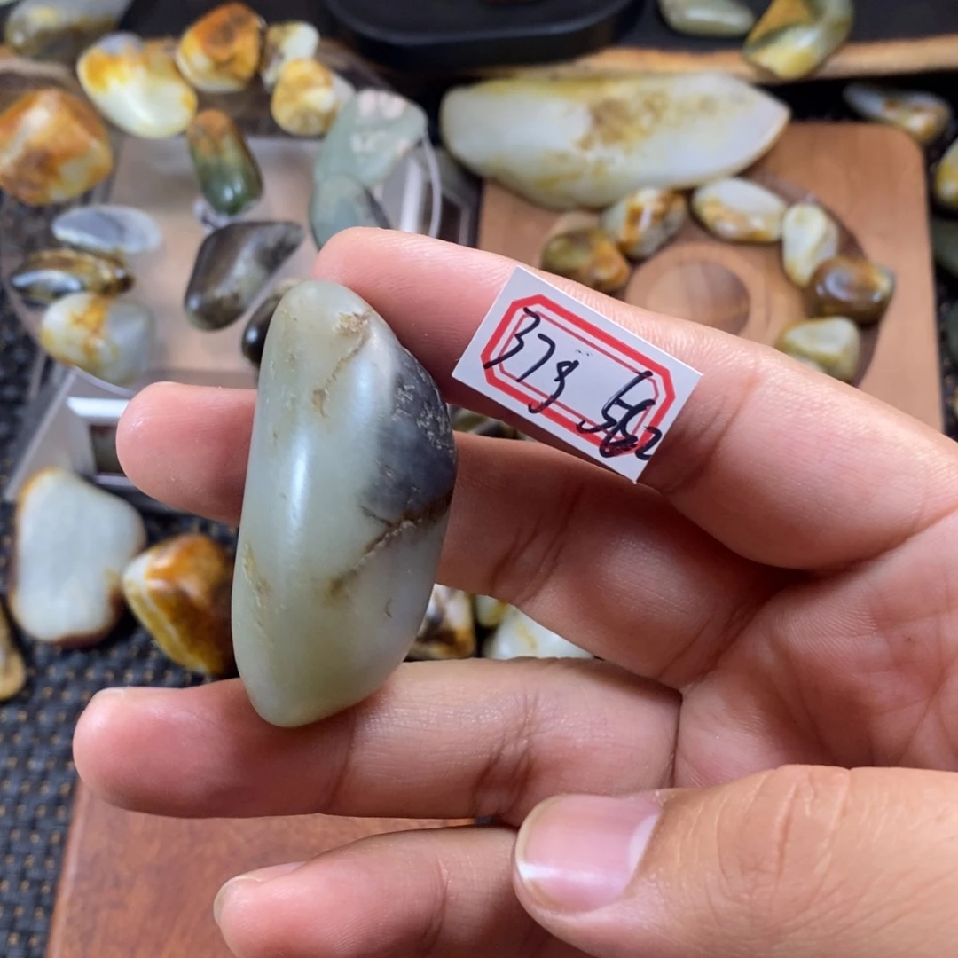 和田玉（糖玉）未镶嵌挂件