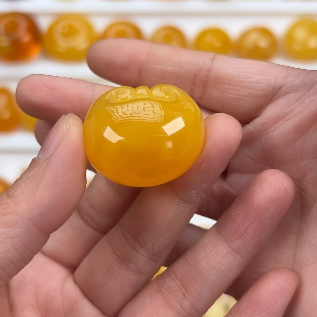 蜜蜡未镶嵌颈饰9.1克