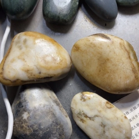 未镶嵌和田玉（糖玉）挂件