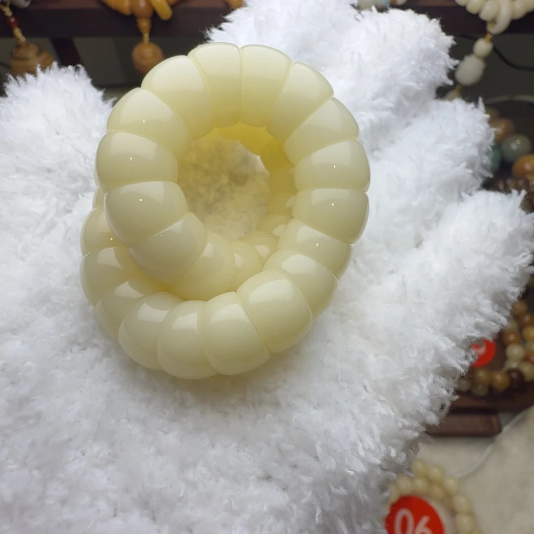 菩提根/象牙果吊坠大肠