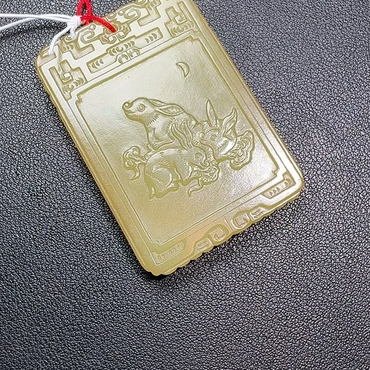 明***傅和田玉未镶嵌颈饰