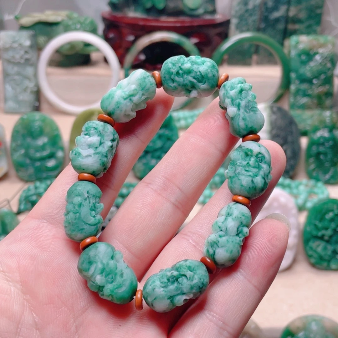 独山玉未镶嵌颈饰