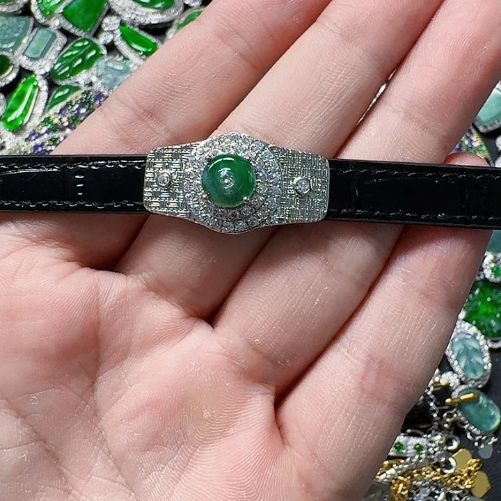 翡翠颈饰未镶嵌天然A货翡翠放漏