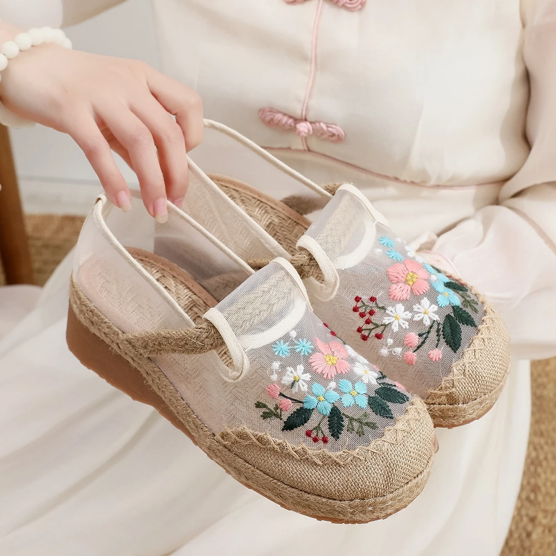夏季新绣花布鞋民族风老北京布鞋女古风增高5厘米透气欧根纱网鞋