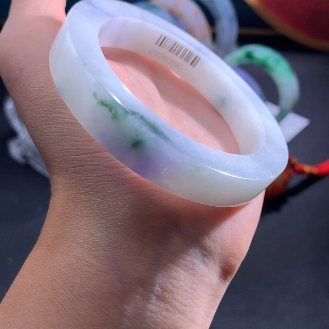 未镶嵌翡翠手镯定制翡翠