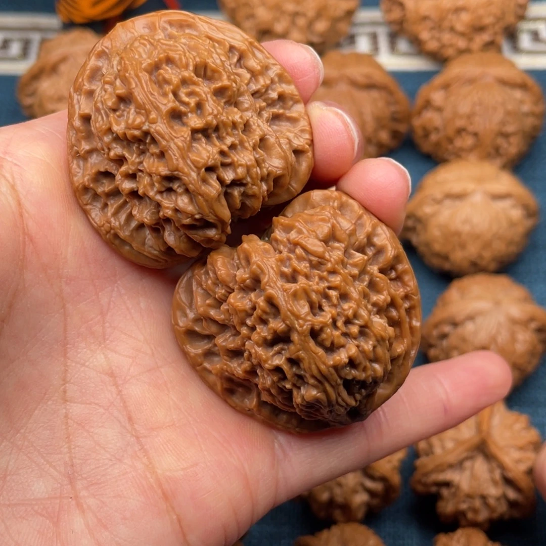 文玩核桃把件41三角疆