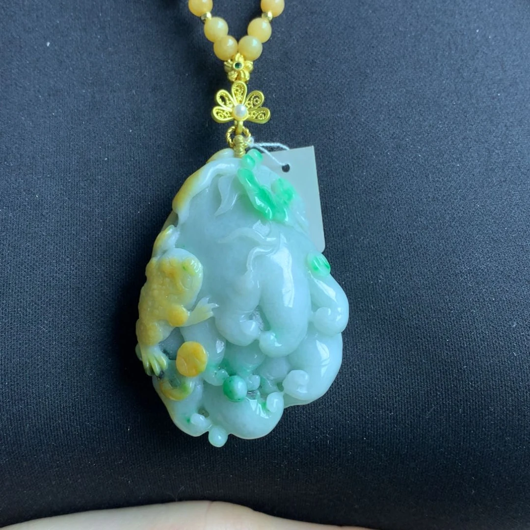 翡翠颈饰未镶嵌翡翠