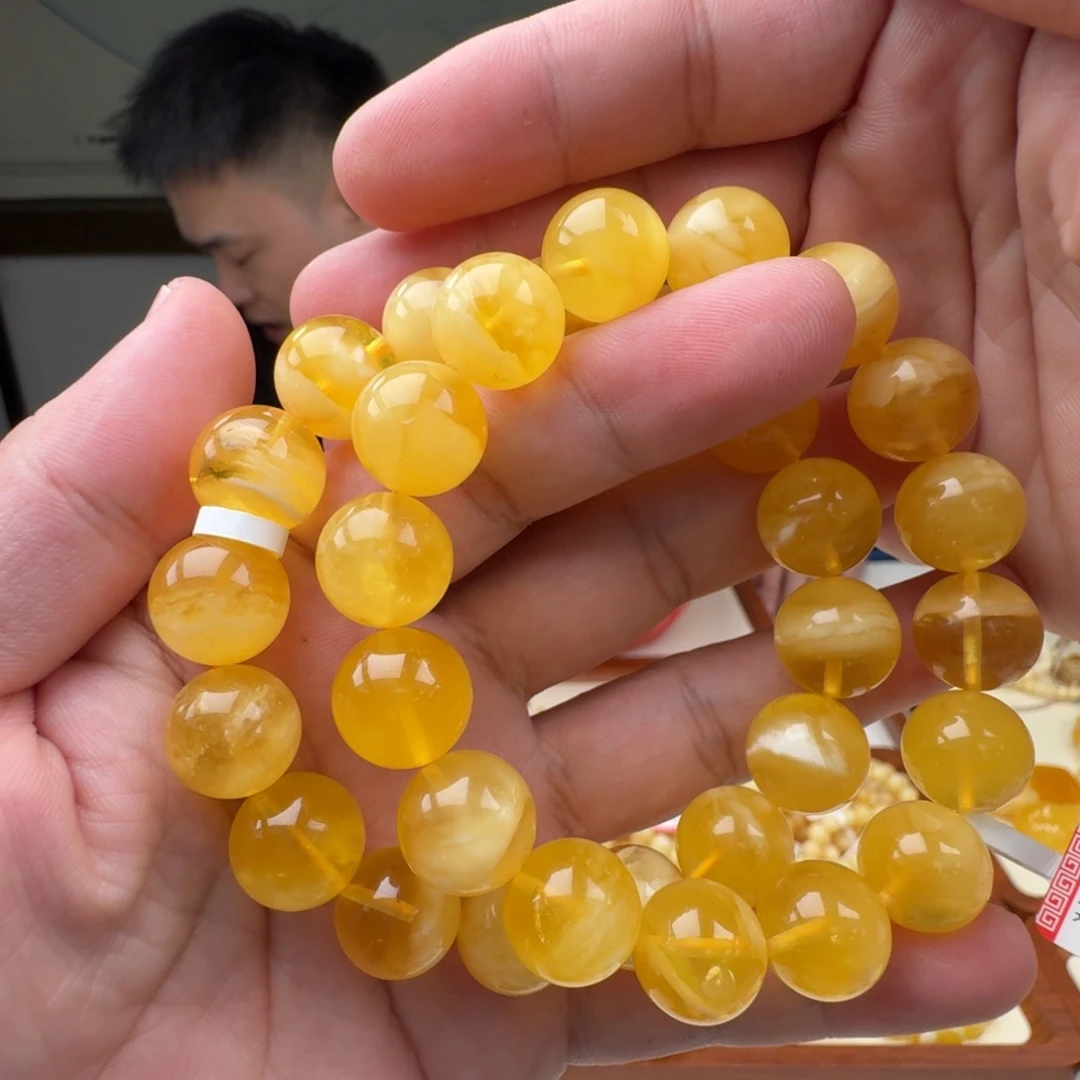 琥珀未镶嵌裸石多样性发其一