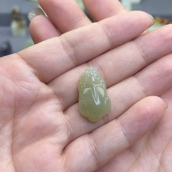 未镶嵌和田玉（糖玉）挂件