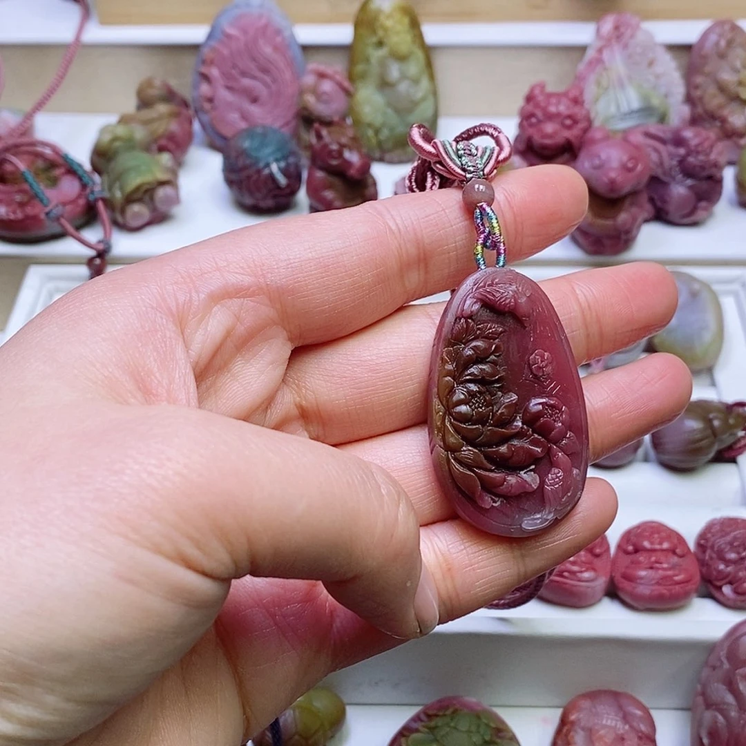 玛瑙/玉髓盐源玛瑙吊坠未镶嵌