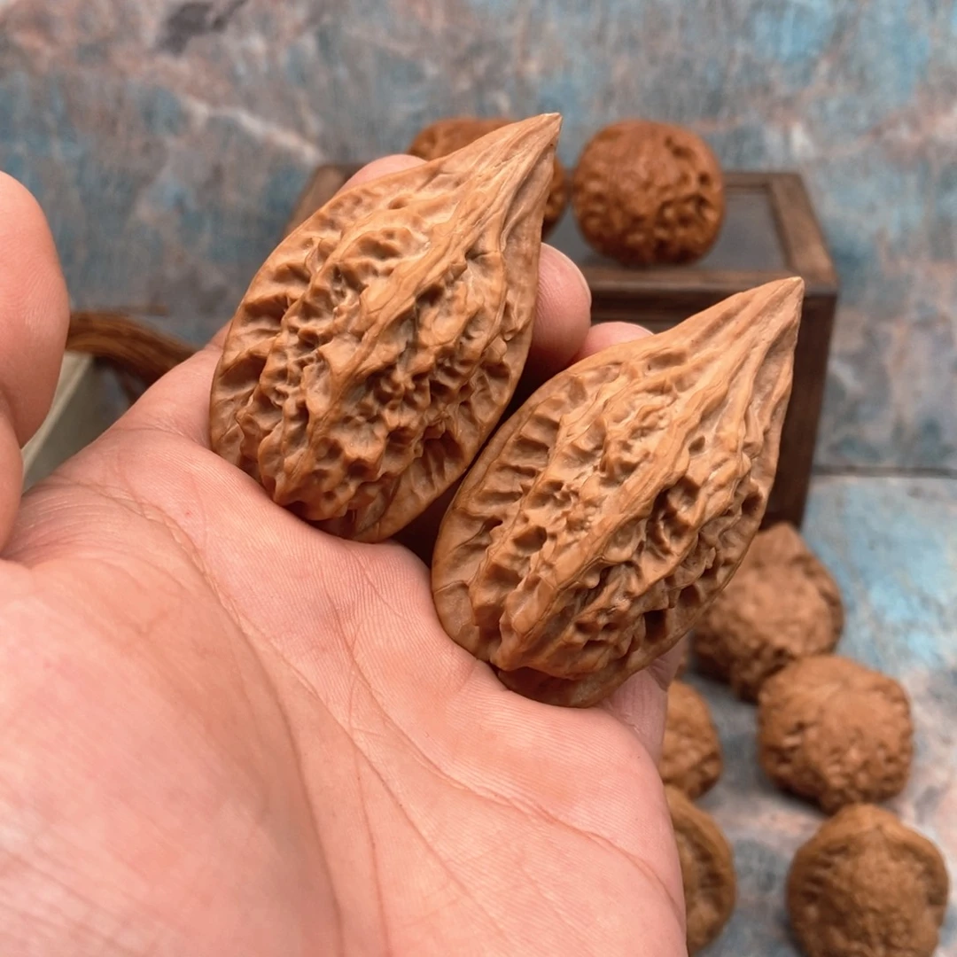 K***J吊坠文玩核桃红缨枪