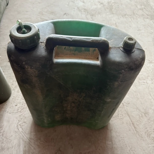 正品清仓不规则绿色油桶水桶