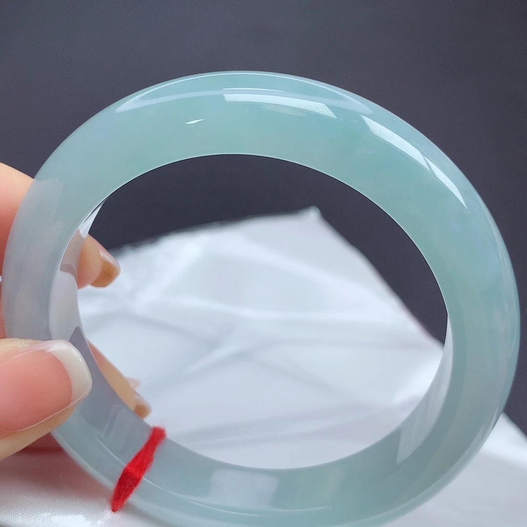 翡翠手镯未镶嵌57圈口