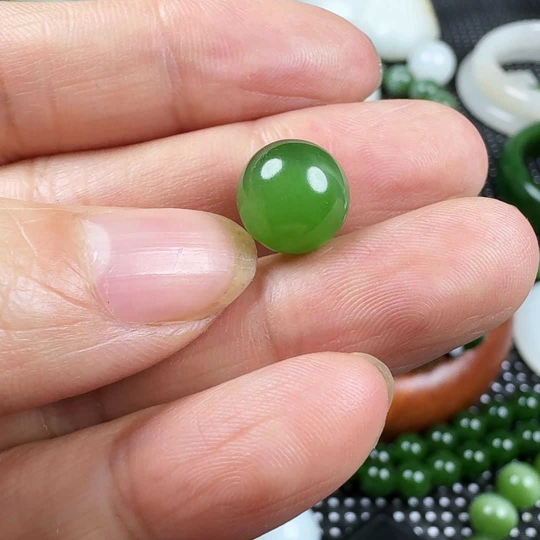 【闪购商品】颈饰未镶嵌和田玉（碧玉）单株8冰阳绿