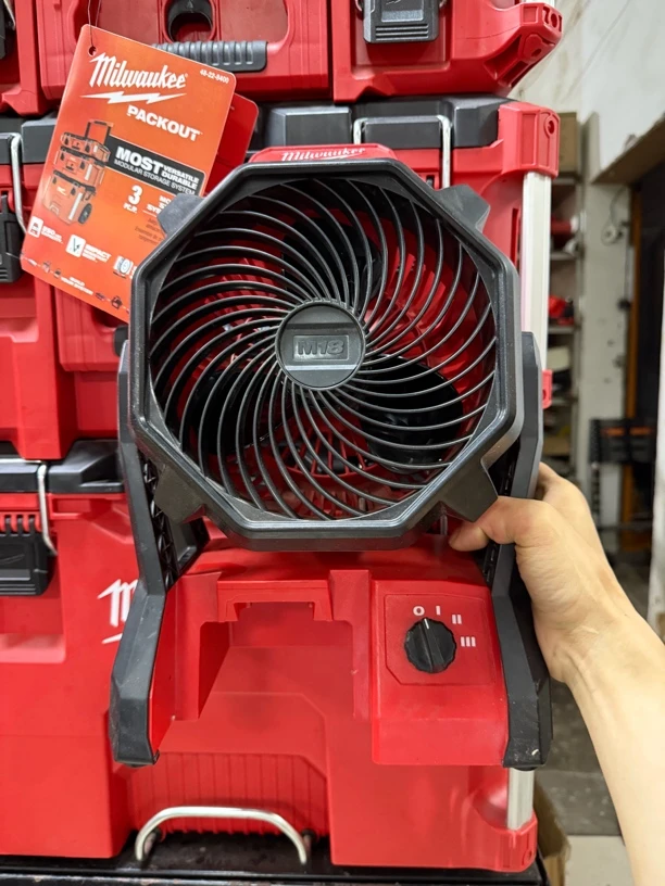 米沃奇18伏锂电风裸机