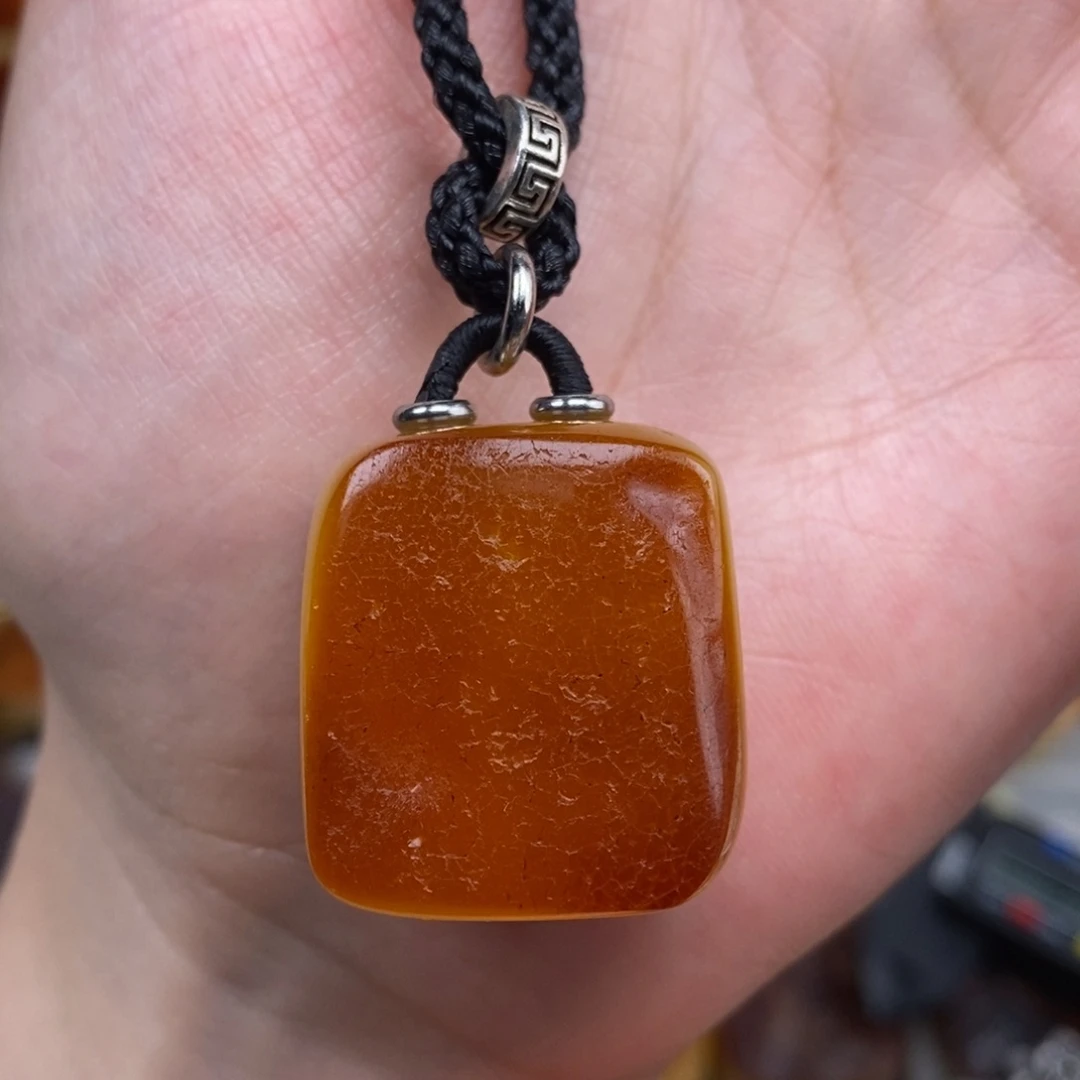 未镶嵌吊坠(赠链)琥珀