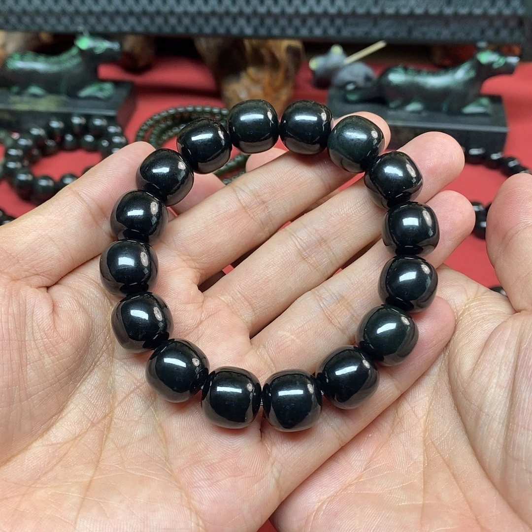 明***哥未镶嵌手链和田玉