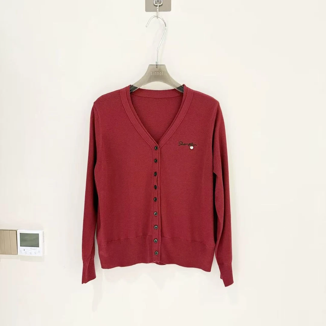 02-1时尚韩系V领字母刺绣园标毛针织衫上衣