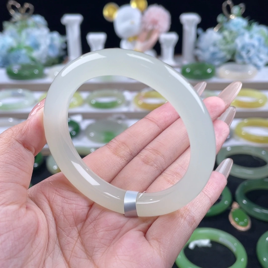 和田玉未镶嵌手镯白冰52mm