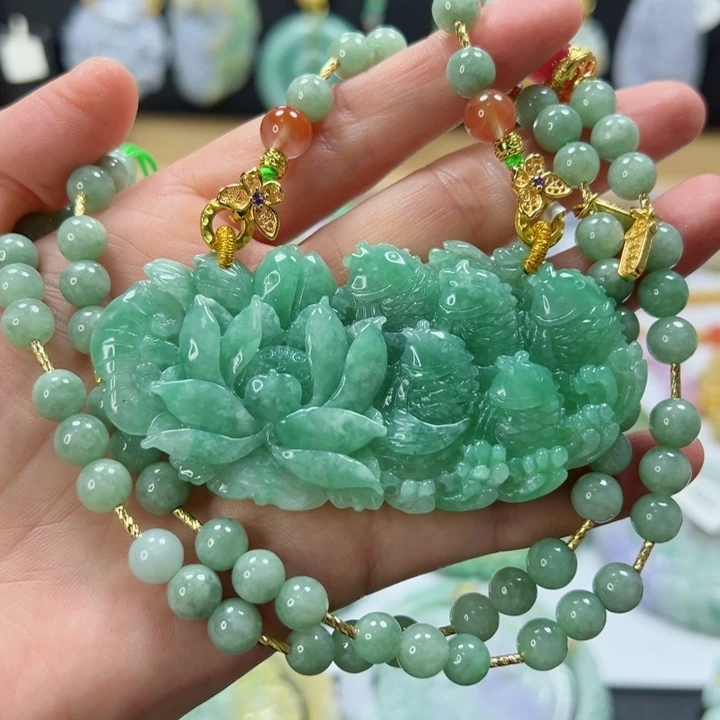 颈饰未镶嵌翡翠吊坠