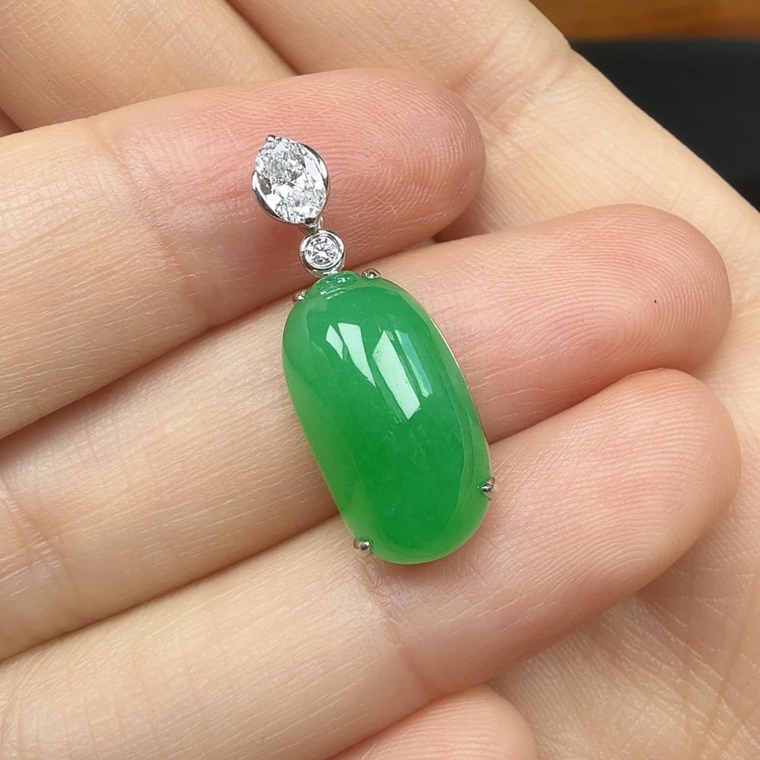 翡翠18K金镶嵌颈饰