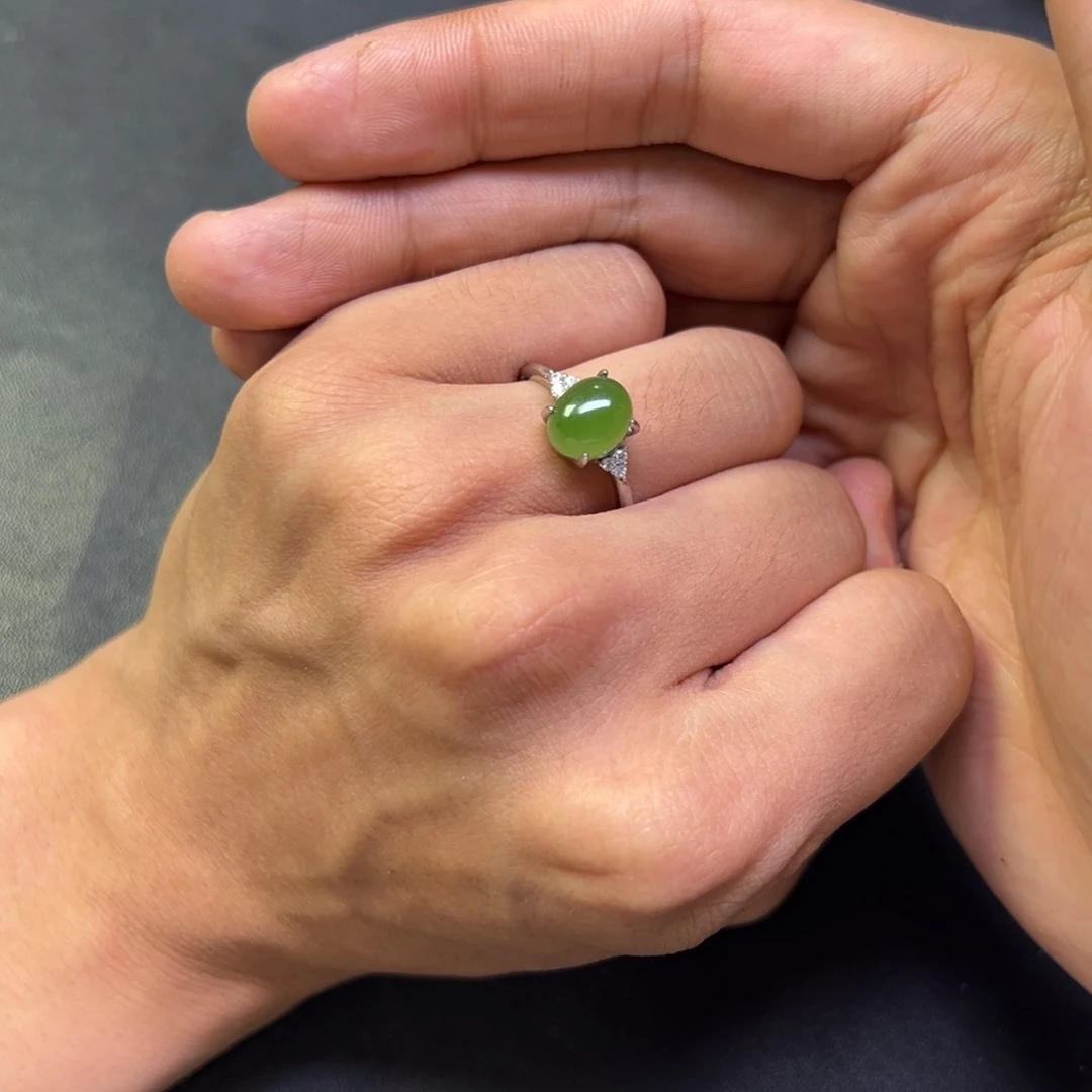 和田玉未镶嵌颈饰多样性俄罗斯碧玉无黑点戒指