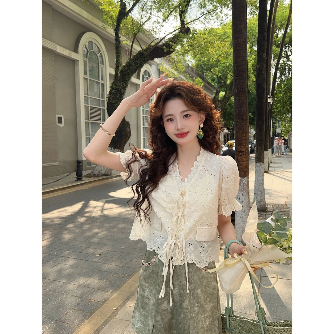 温敏er【月下芭蕾】欧若风V领短袖衬衫女设计感短款上衣MX9019527
