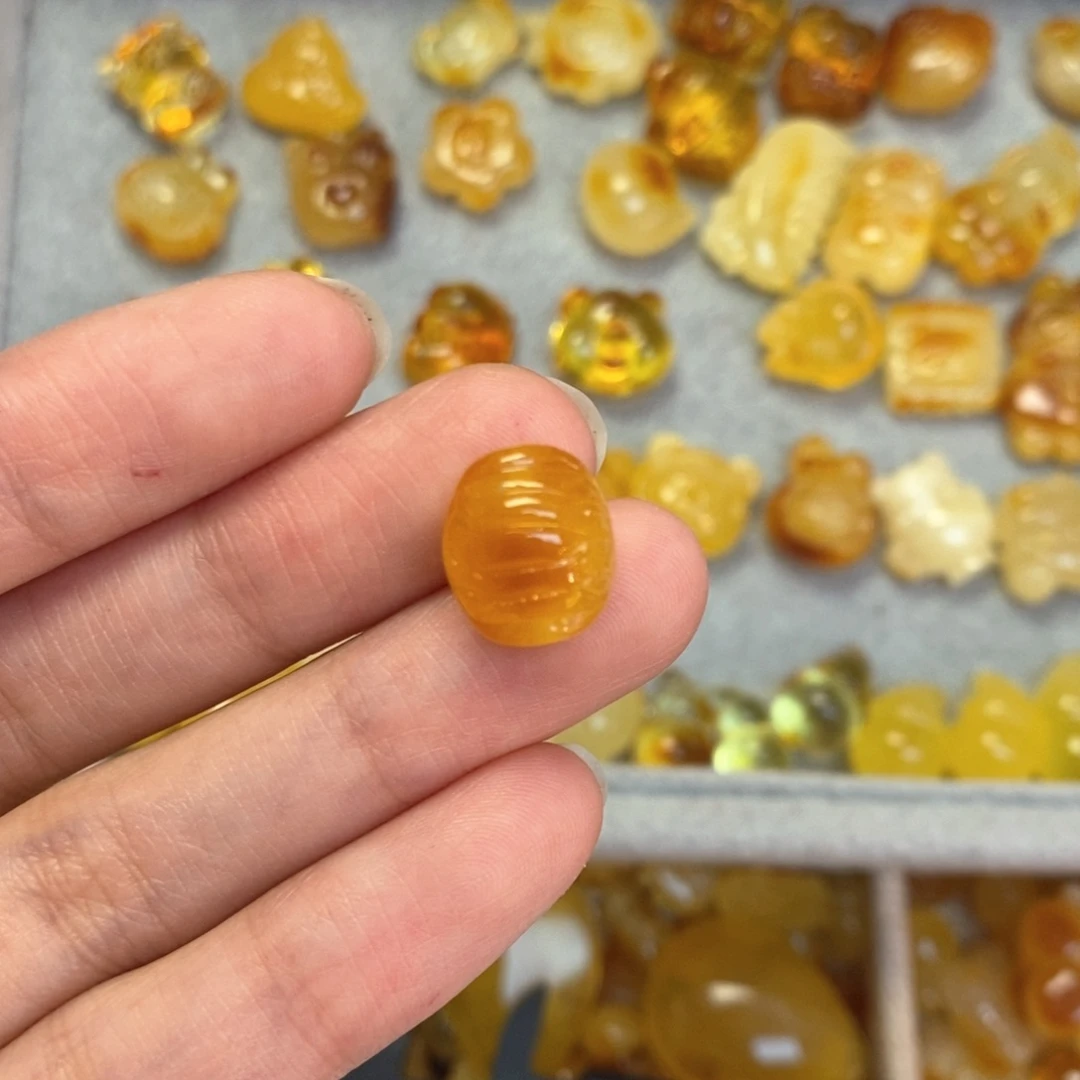 蜜蜡颈饰未镶嵌富甲