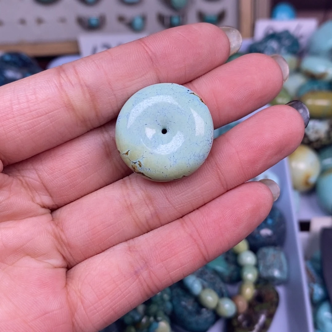 绿松石未镶嵌挂件