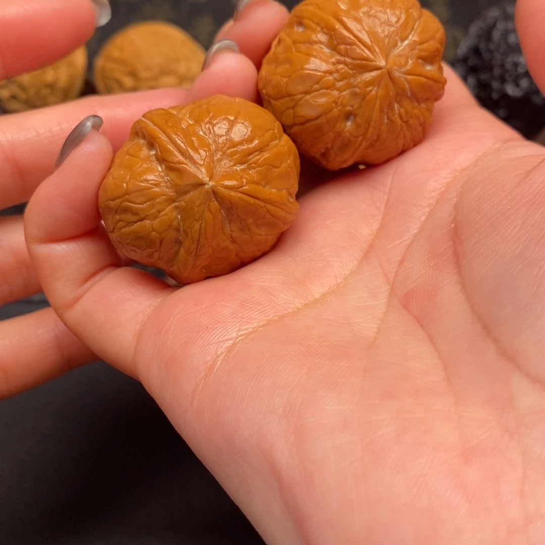 文玩核桃吊坠水晶三棱