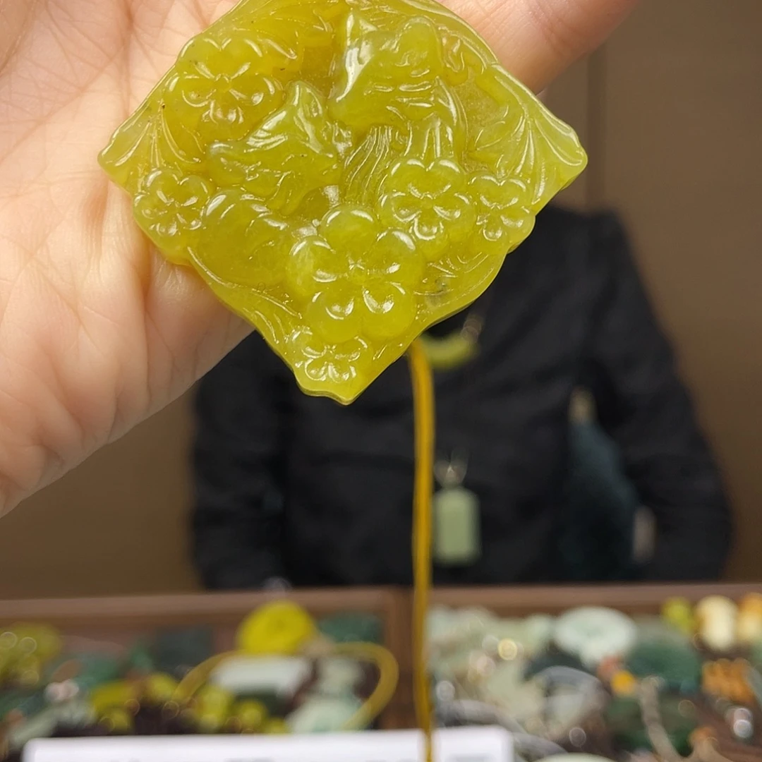 和田玉（糖玉）未镶嵌颈饰