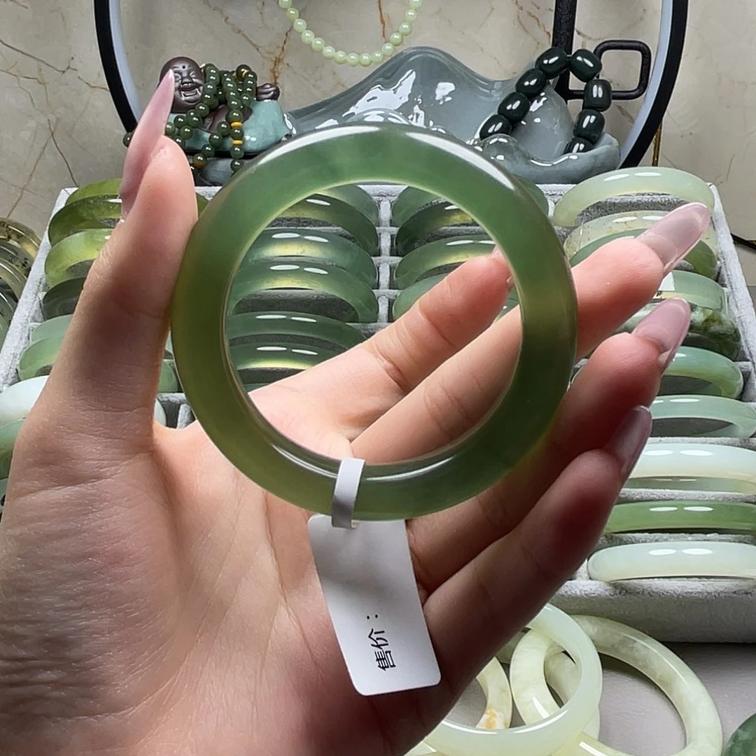 锅***王蛇纹石玉未镶嵌手镯