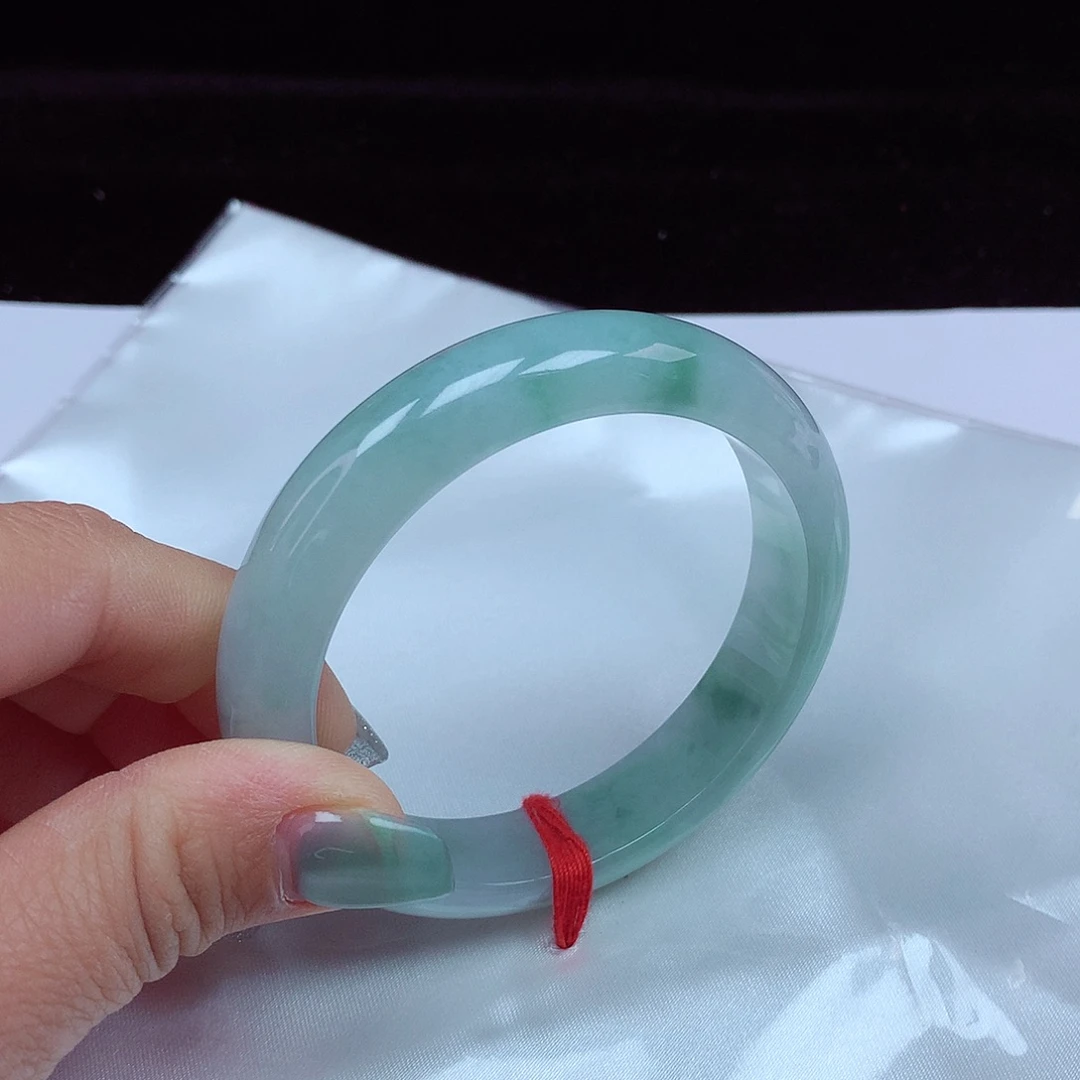 翡翠手镯未镶嵌圈口57