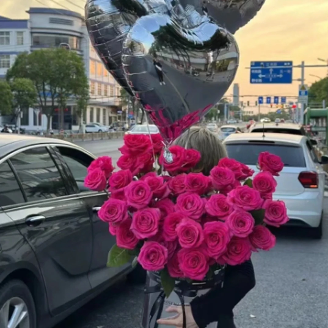 浪漫如你#52朵弗洛伊德抱抱桶