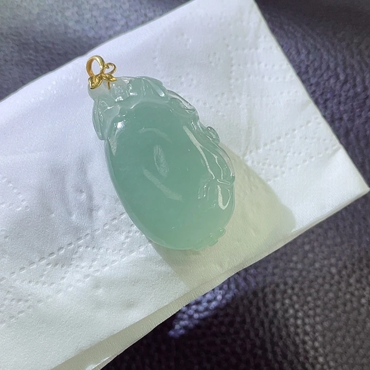 翡翠颈饰18K金镶嵌翡翠