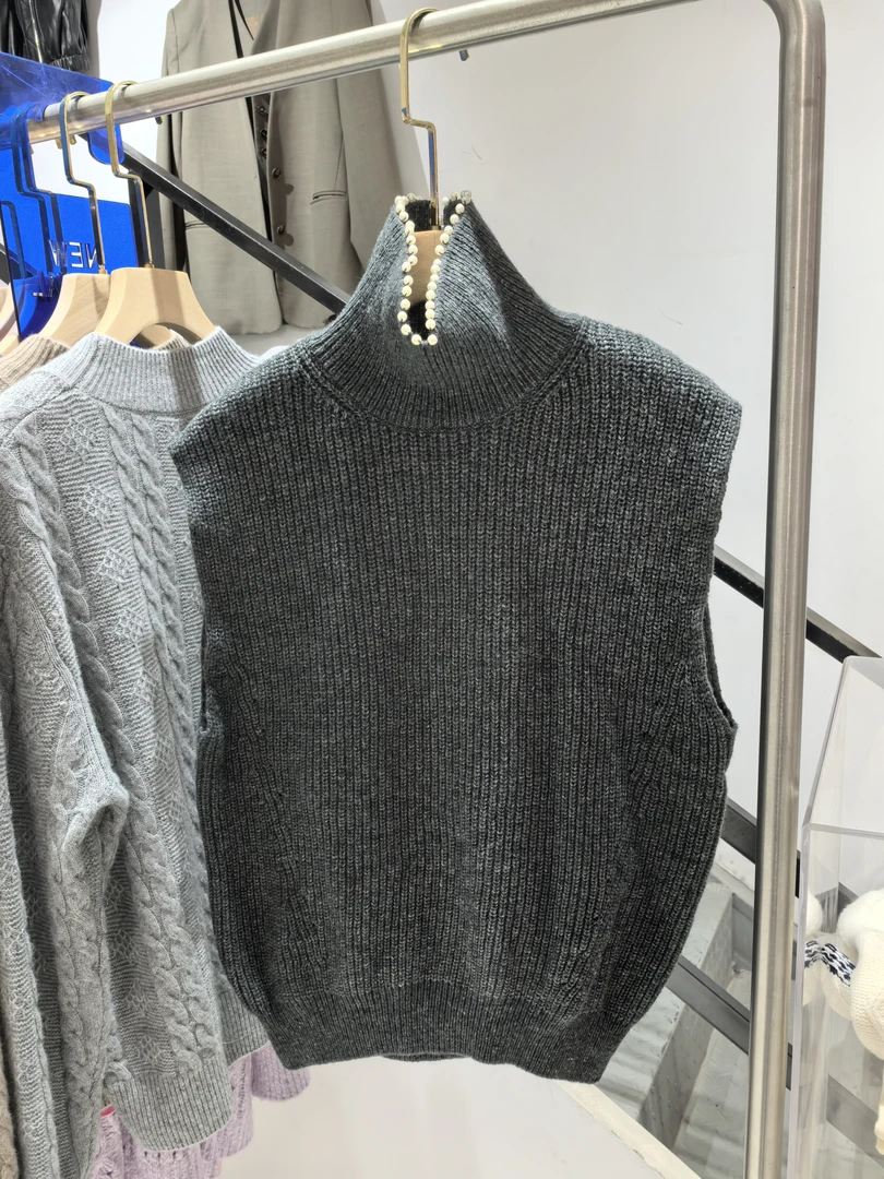 新款平针珍珠领背心