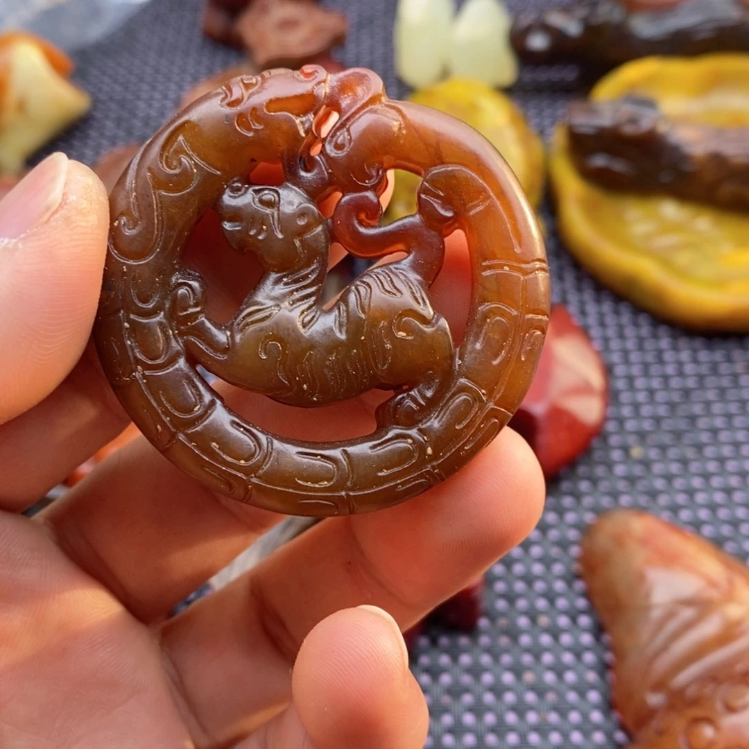 蛇纹石玉颈饰未镶嵌