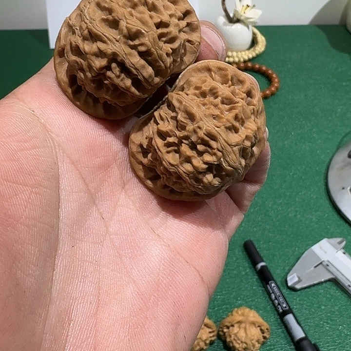 氵***汤文玩核桃把件42蓟县山地宫灯