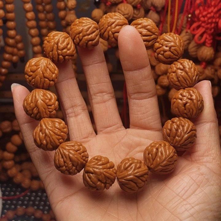 木质类龙纹桃枭挂件