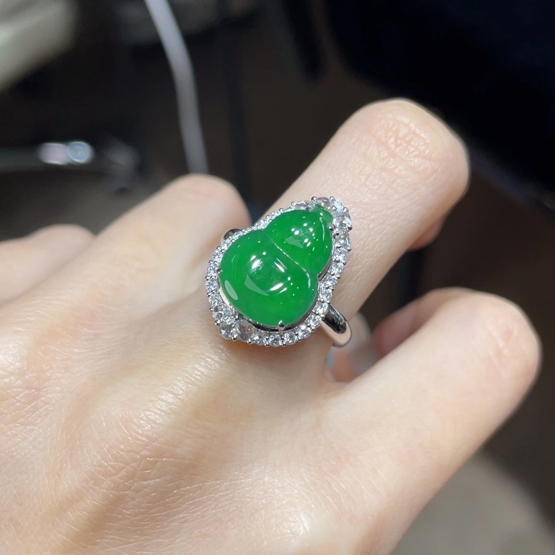 翡翠颈饰18K金镶嵌天然缅甸翡翠a货