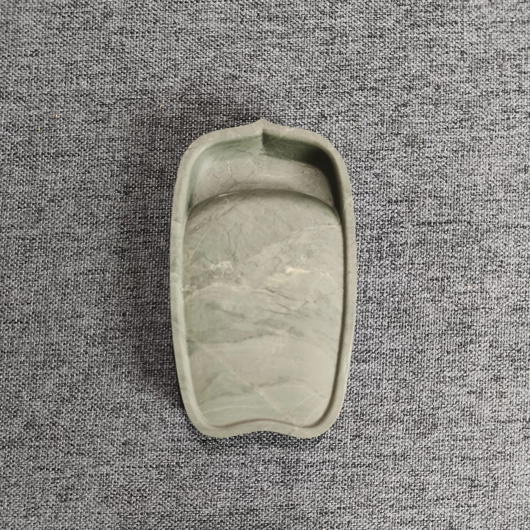 老坑洮砚，喇嘛崖老坑鸭头绿莲瓣砚，尺寸